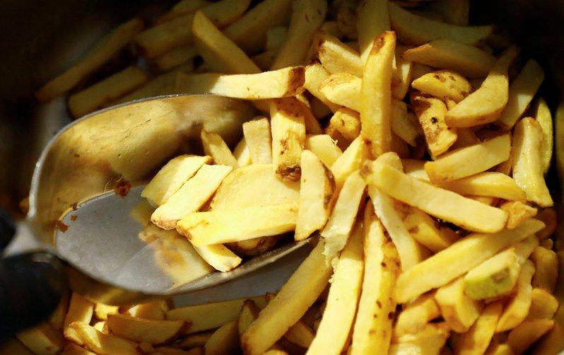 In-N-Out薯条常被批评「干、没味道」,却靠最简单的做法夺冠。(路透)