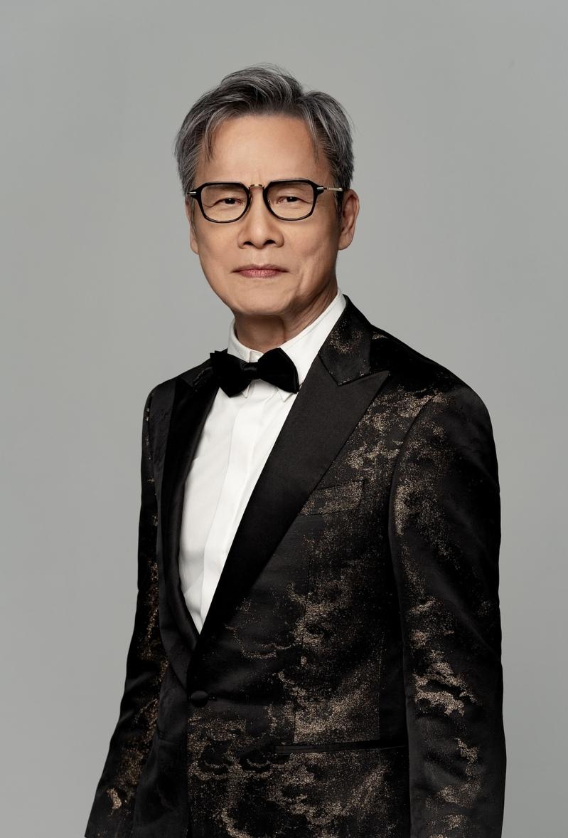 罗大佑近年创作脚步不停歇,7月将发行全新EP「季春四望夜雨愁」。(图/大右音乐提供)