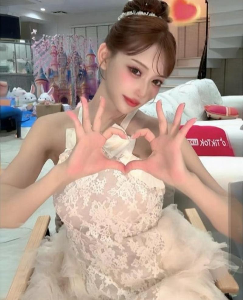 明日花绮罗否认和周鹤年发生性交易。(摘自Instagram)