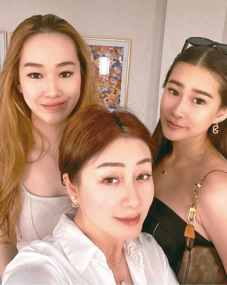 赵英华(中)和女儿Natalie(右)、Kimberly感情很好。（取材自Instagram）