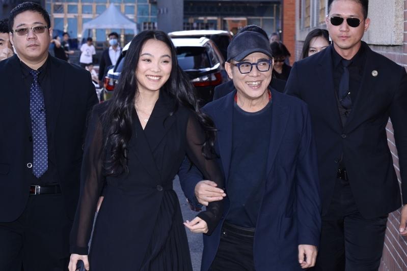 李连杰(前排右)和大女儿Jane。(本报数据照片)