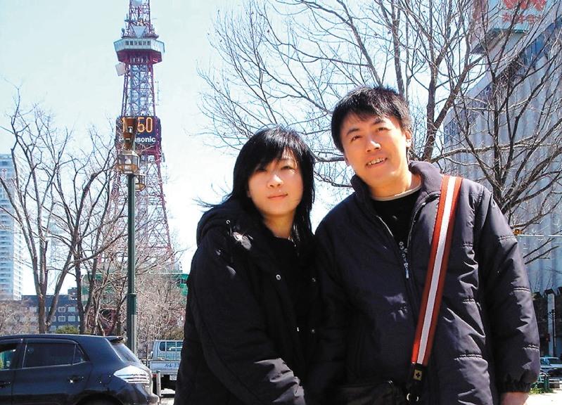 张宇(右)和十一郎结缡近30年,感情如一。(本报数据照片)