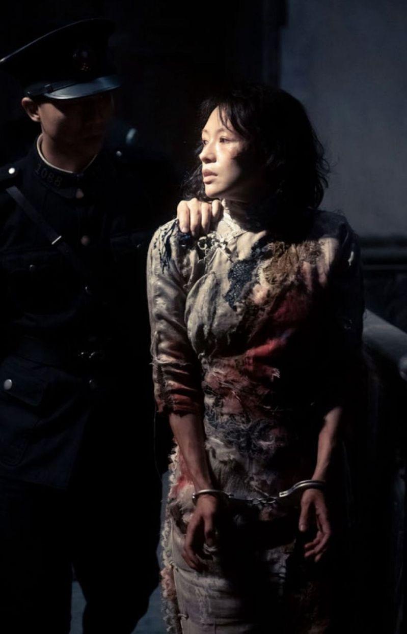 章子怡主演的电影「酱园弄.悬案」,豆瓣开分5.9。(取材自微博)