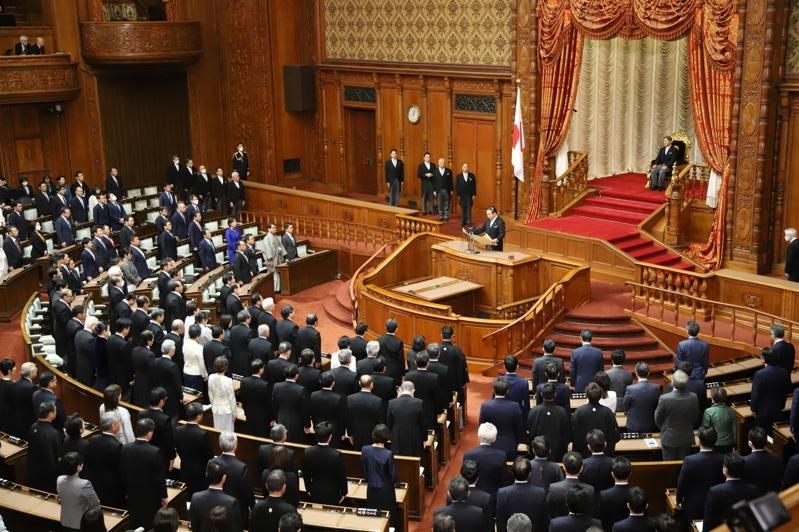 日本国会开幕档案照。(新华社)