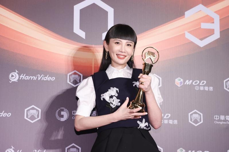 魏如萱拿下第2座金曲华语歌后。记者曾原信/摄影