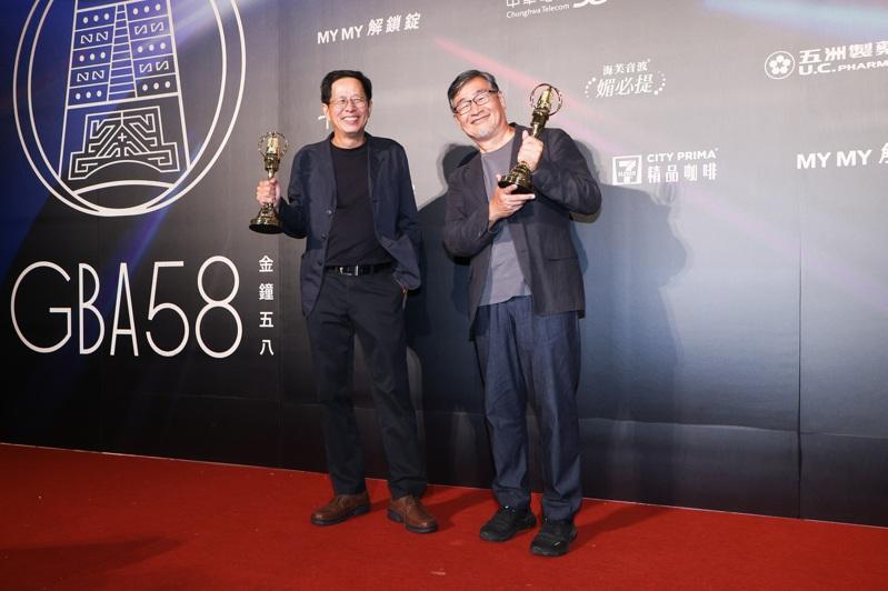 王浩一(右)和好友刘克襄一起主持《浩克慢游》,两度获得金钟奖生活风格节目主持人奖。(本报系数据照)