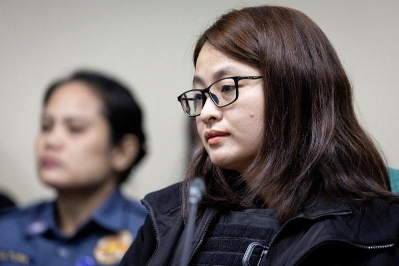 马尼拉地方法院最近判决,被指为中国间谍的前华裔市长「艾莉丝.郭」(Alice Guo),真实国籍为中国,依法不得担任公职,市长职位无效。路透