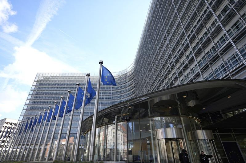 欧洲联盟（EU）今天反驳美国对其具里程碑意义的科技法规相关批评。许多人担心这些法规可能包括在欧盟目前与美国进行的贸易谈判事项中，而遭到弱化。美联社