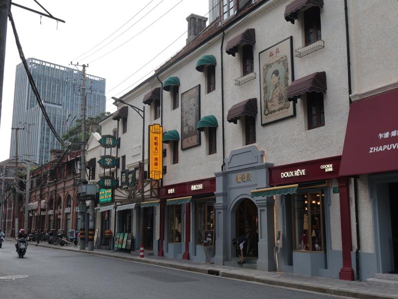 电影「酱园弄‧悬案」取景地在上海乍浦路，从电影拍摄期间到上映，该街区成为民众、影迷打卡热门地点。(中央社)