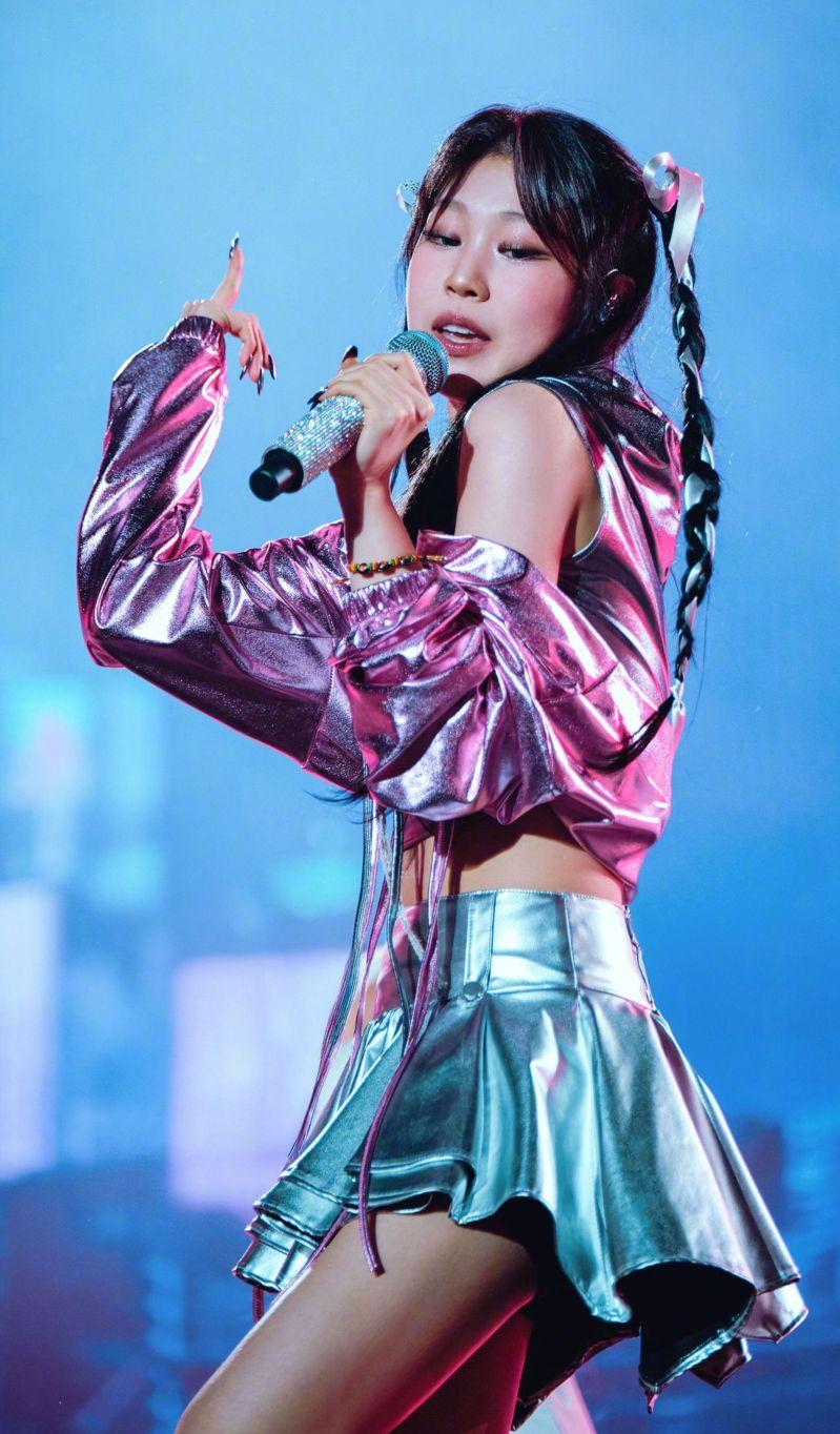 小沈阳演唱会的神秘嘉宾,竟然是自己女儿沈佳润。(取材自微博)