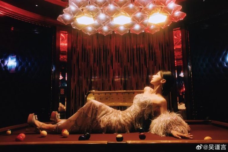 吴谨言出席「VOGUE Film观影之夜」。(取材自微博)