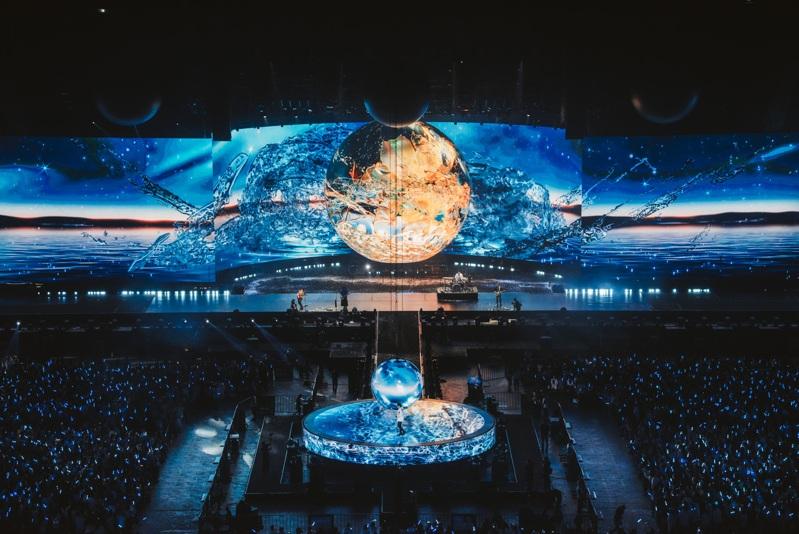 五月天和告五人在4日演唱会上合体。图／相信音乐提供