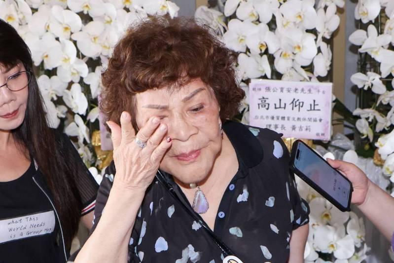 张育安儿子张志群泪崩。记者沈昱嘉／摄影