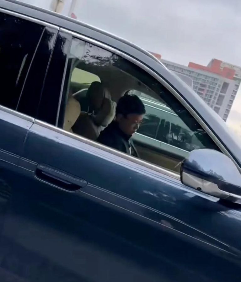 余承东此前驾驶问界M8行驶时，被拍下疑似「开车睡觉」的画面。（视频截屏）