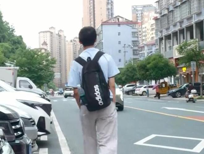 小凯找上媒体陈情。（视频截屏）