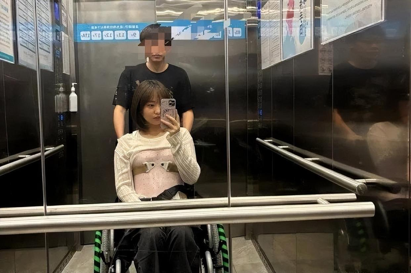 两人最后的合影。(取材自广州日报)
