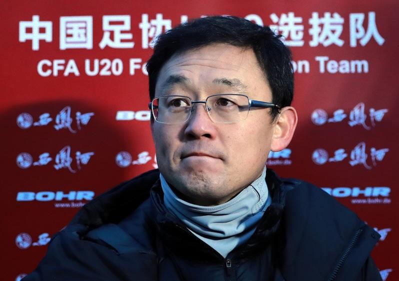 中国足球人才培训不易，业界人士指由于「青训体系不健全」，类似的纠纷以后可能仍会再出现。图为暑期少年足球夏令营活动。(新华社)