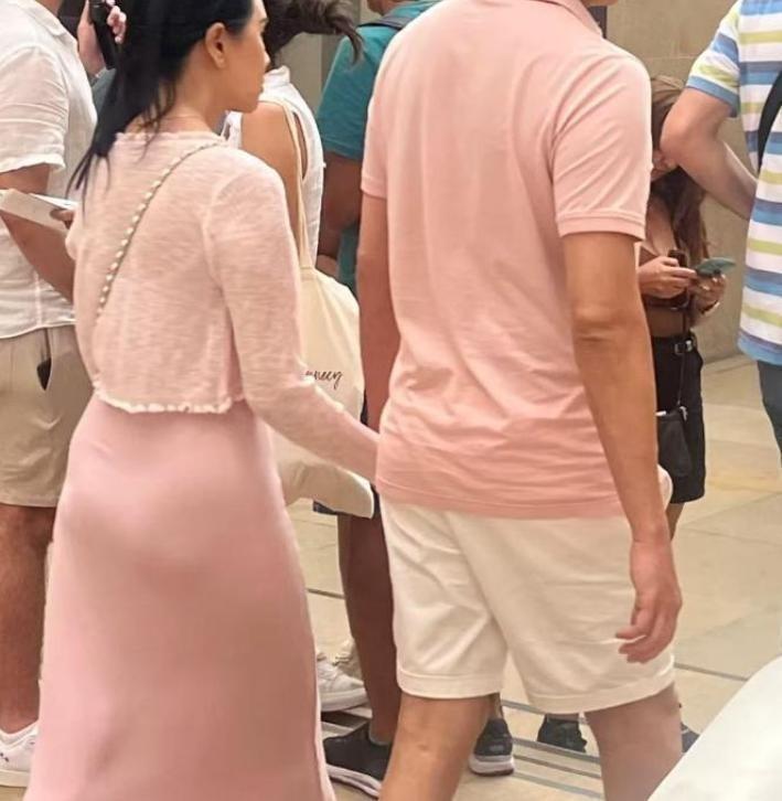 伊能静素颜状态，少了在镜头前的精致感。（取材自微博）