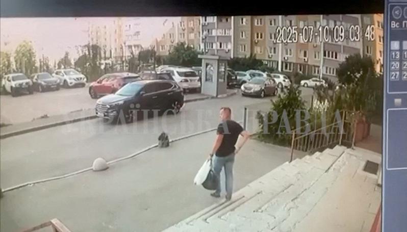 一名乌克兰高级安全官员10日在基辅(Kyiv)一个住宅区停车场被射杀。凶手随后在光天化日之下徒步逃离。(路透)