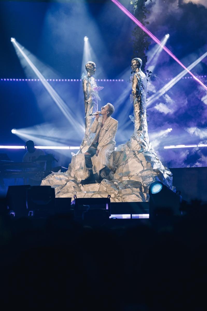 GD演唱会视觉效果十足。图/ (C) GALAXY CORPORATION提供