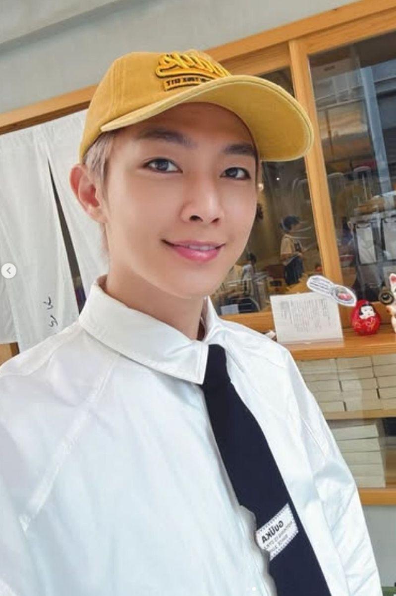 炎亚纶也朝圣GD演唱会,被网友发现在观众席上暴哭。(取材自Instagram)
