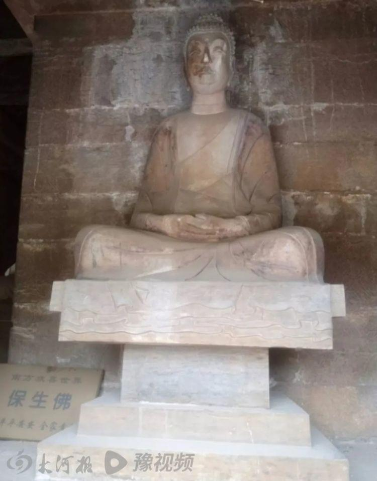 四门塔保生佛。(取材自大河报)