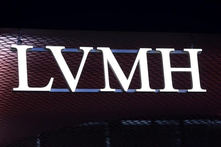 LVMH上季内核的时尚与皮件产品部门营收减幅甚于分析师预期，上半年营收也低于预期。（路透）