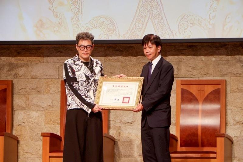 林凯文和艺人好友用歌声送别林冲。记者沈昱嘉／摄影