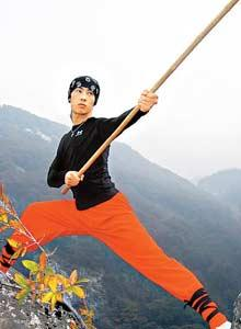 王宝强（右）与释永信。（取材自微博）