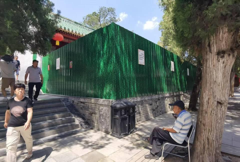 少林寺方丈室用铁皮封住。(取材自第一财经)