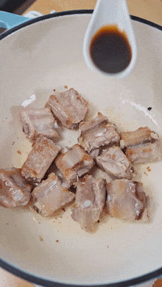 【宝宝辅食】排骨焖花卷的做法图解4