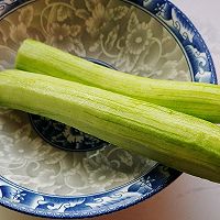 蒜香蚝油叮丝瓜的做法图解1