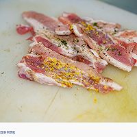 大厨手下的漂亮饭:西班牙五花肉卷配魔鬼汁的做法图解3