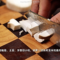 鸡肉蘑菇浓汤的做法图解1