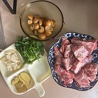 夏日限定:开胃的黄皮焖排骨的做法图解1