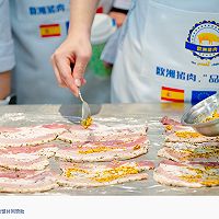 大厨手下的漂亮饭:西班牙五花肉卷配魔鬼汁的做法图解4