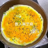 #豪吉藤椒油真香来袭#快手低脂早餐!土豆丝鸡蛋饼的做法图解11