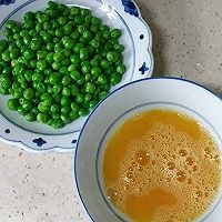 小豌豆炒鸡蛋的做法图解5