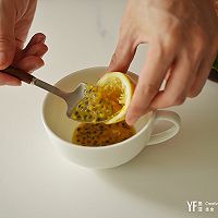 百香果菠萝烤肉串的做法图解2