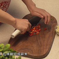 这道蒜泥白肉谁还没吃过？清爽不腻真的很下饭~的做法图解3