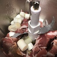 羊肉大葱胡萝卜蒸饺的做法图解3