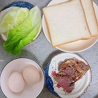 #豪吉藤椒油真香来袭#营养减脂早餐!牛肉鸡蛋三明治的做法图解2