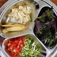 黄骨鱼炖豆腐的做法图解1