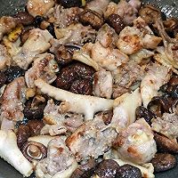 香菇鸡煲的做法图解6