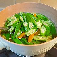 #豪吉藤椒油真香来袭#夏日轻食/秋葵拌虾仁的做法图解5