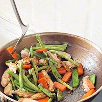 鸡翅豆角焖面的做法图解3