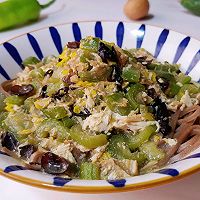 蒜香肉蛋丝瓜面的做法图解7