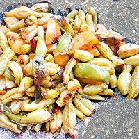 土豆炖豆角的做法图解3