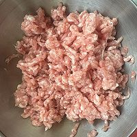 美味早餐！一口爆汁的香菇胡萝卜猪肉馅饺子的做法图解4