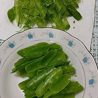 玉米番茄豌豆皮排骨汤的做法图解5